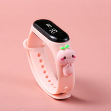 Charger l&#39;image dans la galerie, Montre waterproof avec heros en relief pour enfants
