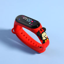 Charger l&#39;image dans la galerie, Montre waterproof avec heros en relief pour enfants
