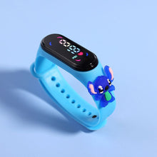 Charger l&#39;image dans la galerie, Montre waterproof avec heros en relief pour enfants
