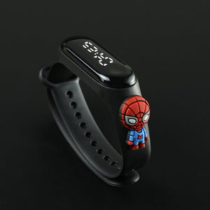 Montre waterproof avec heros en relief pour enfants